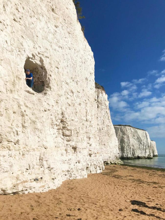 Broadstairs Beach Holiday Apartments - Direct Accessibility To Kingsgate Bay - With A Parking Space Exterior foto