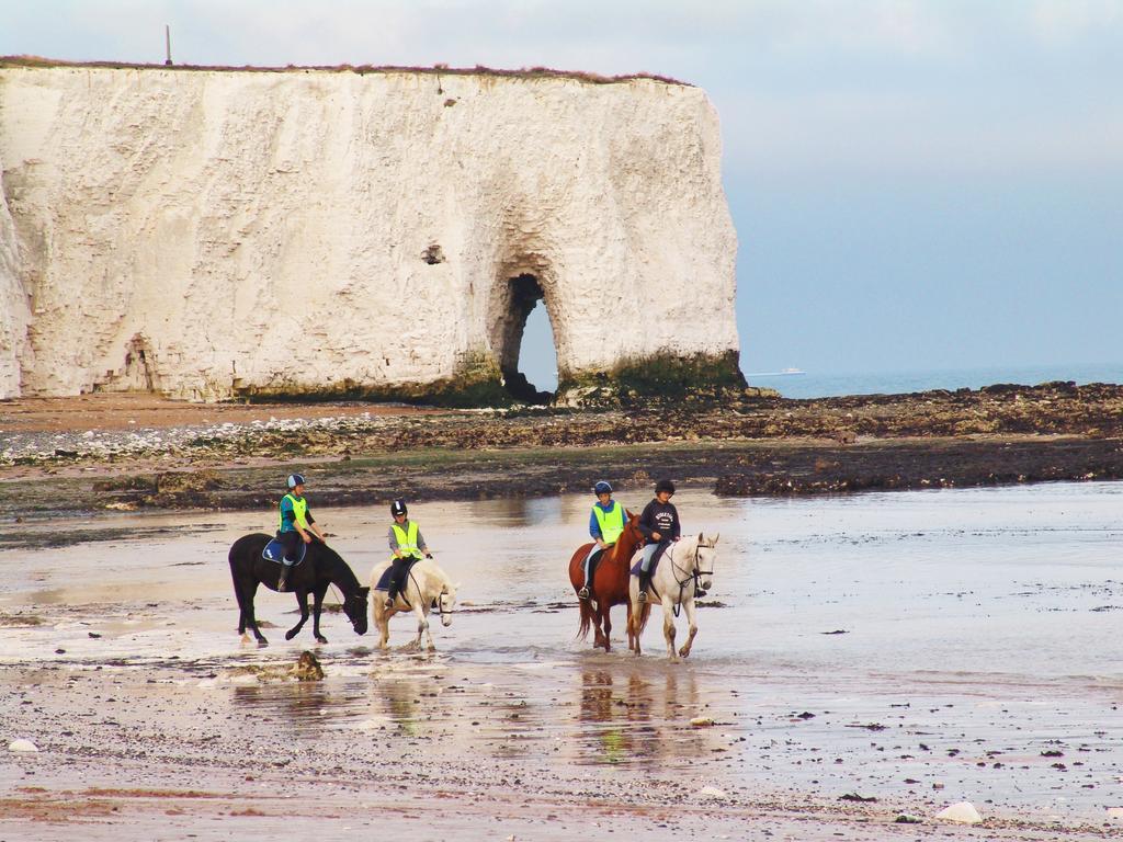 Broadstairs Beach Holiday Apartments - Direct Accessibility To Kingsgate Bay - With A Parking Space Exterior foto