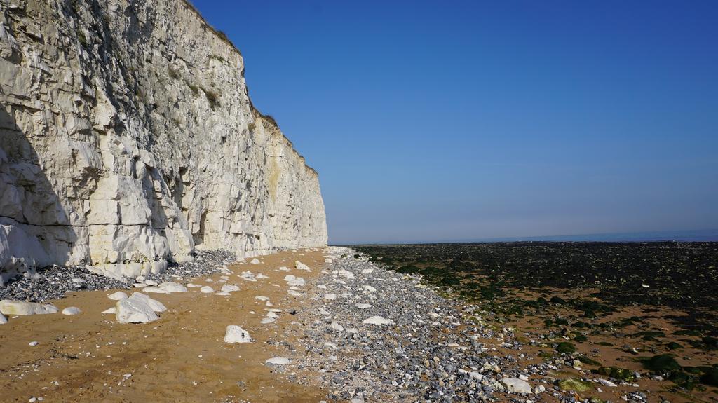 Broadstairs Beach Holiday Apartments - Direct Accessibility To Kingsgate Bay - With A Parking Space Exterior foto